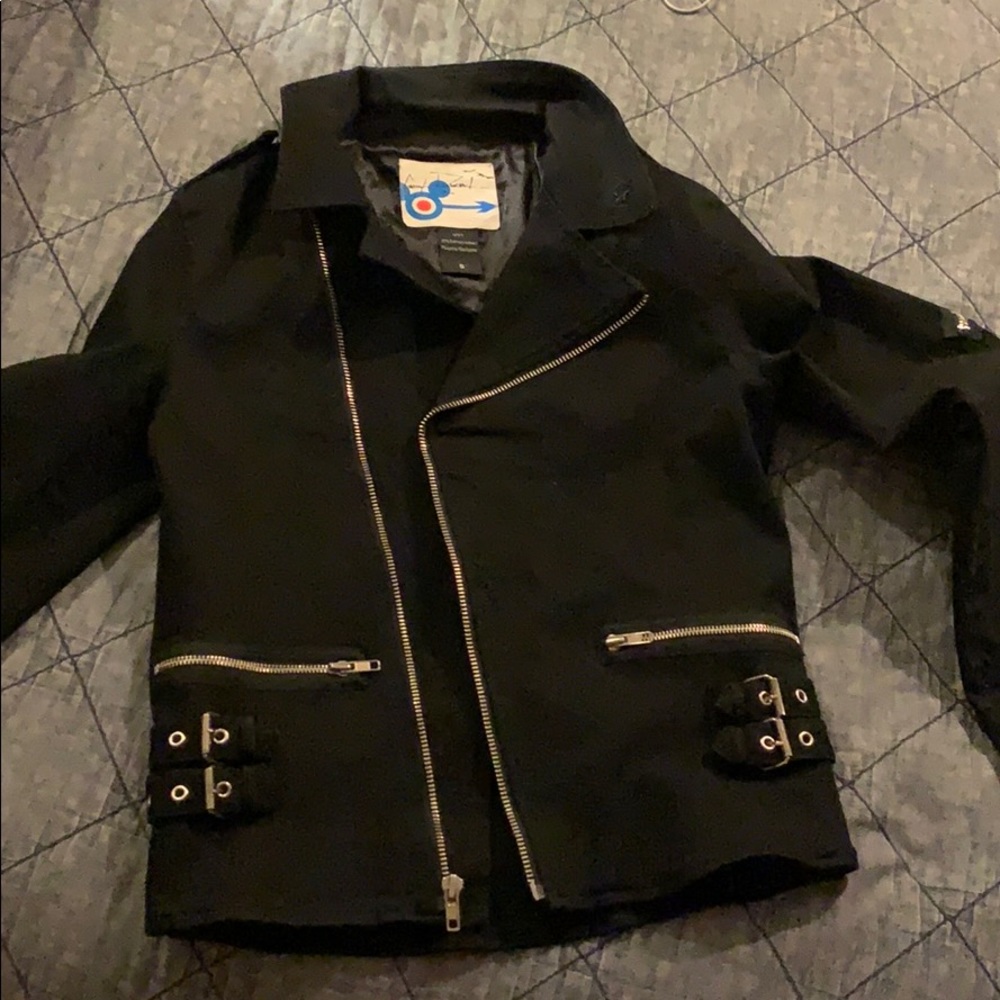 Sessions women’s jeans jacket.
